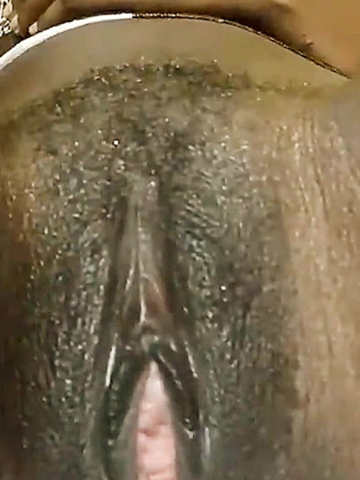 Dick sucker: Mladá ugandská černá prstění se sama