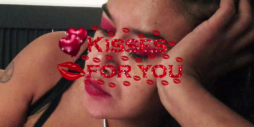 ToXxXiicBarbiie: Xhamsterlive: besos para ti de Barbiie