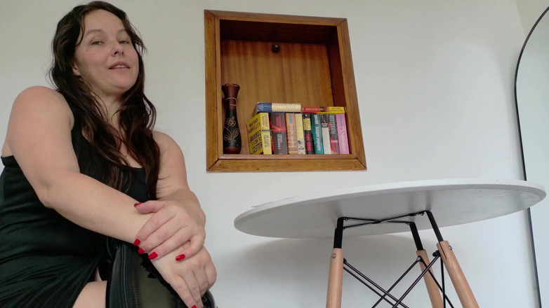 Kinky Lyrical: Чоботи та папір