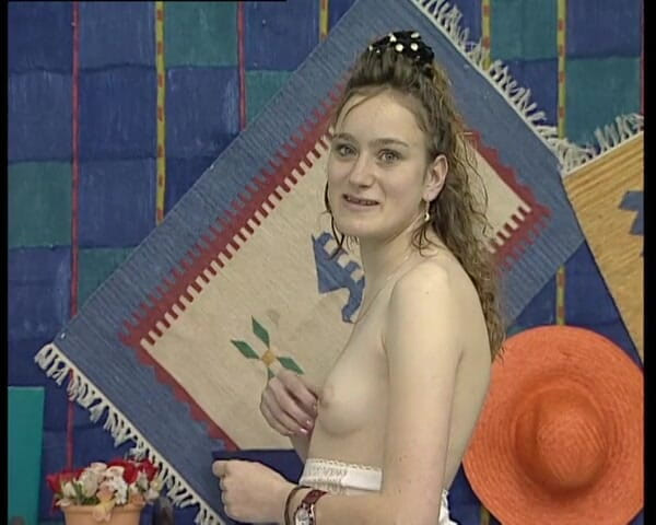 YOUR FIRST PORN: Dumme Und Haarige Amateurin - Kessi Stupid and Hairy Amateur - Kessi