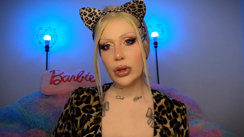 LDBMistress: 喉が渇いた?私の唾を飲み込め