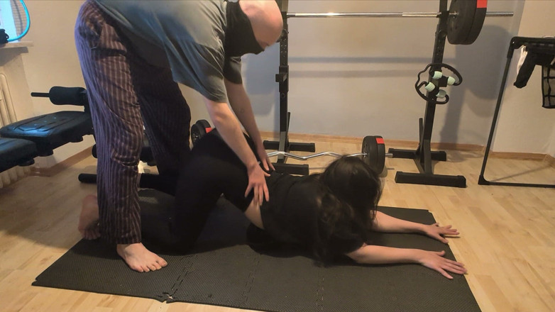Jennasxy19: Gymfuck Extreme - Teacher Fucked Me in Yoga Session