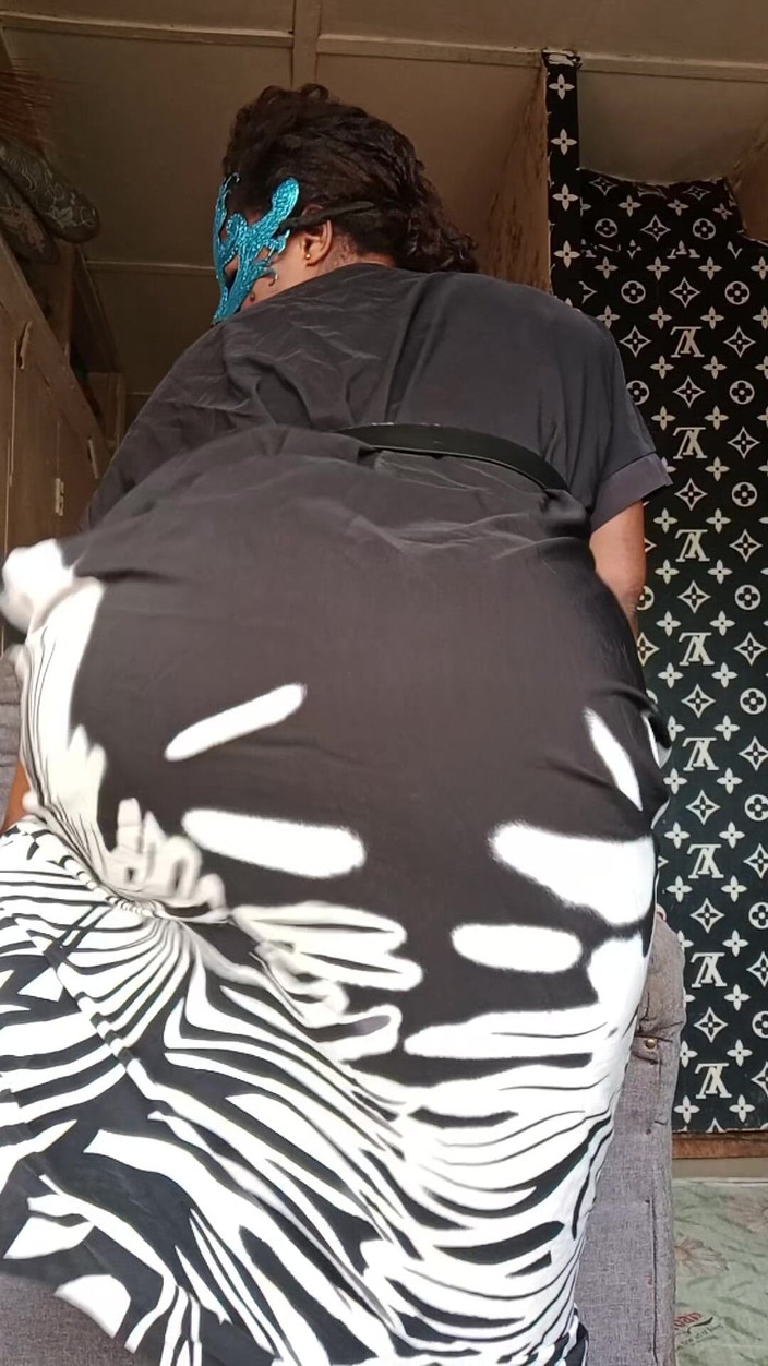 Pornbabe: Houpám se před odchodem do kostela