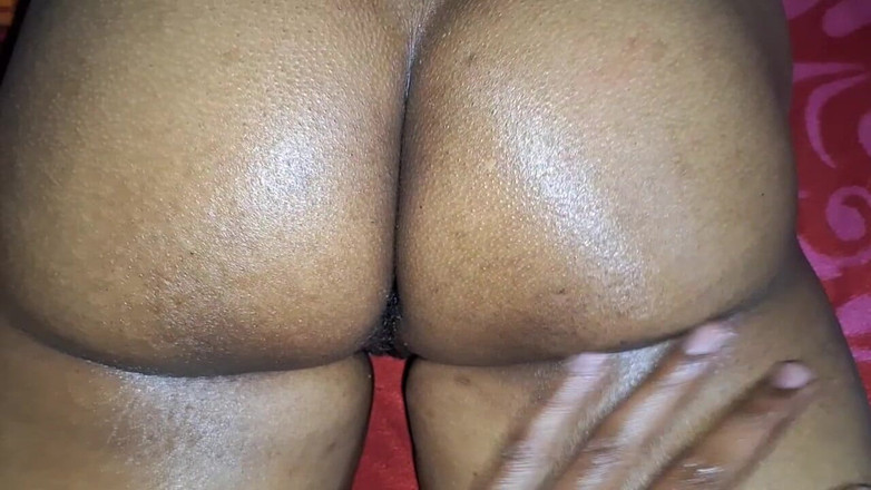 Wifeee: Nuovi video di sesso con il culo di Desi Dadi...
