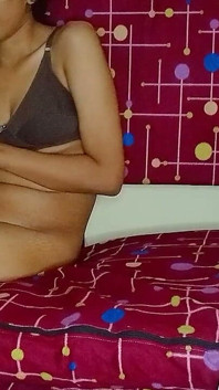 Punheta, Massagem Com Óleo E Sexo Na Cama Para Torná-la Desejada