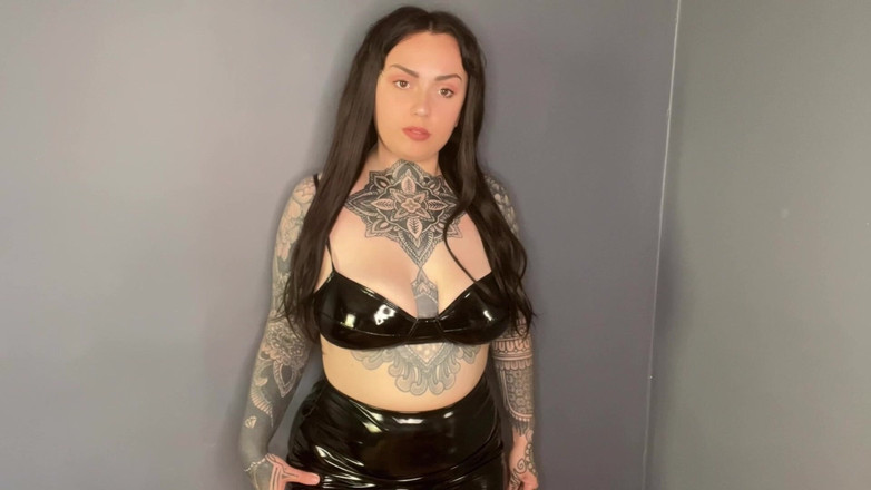 Miss Valentina: Pogłaskaj ją