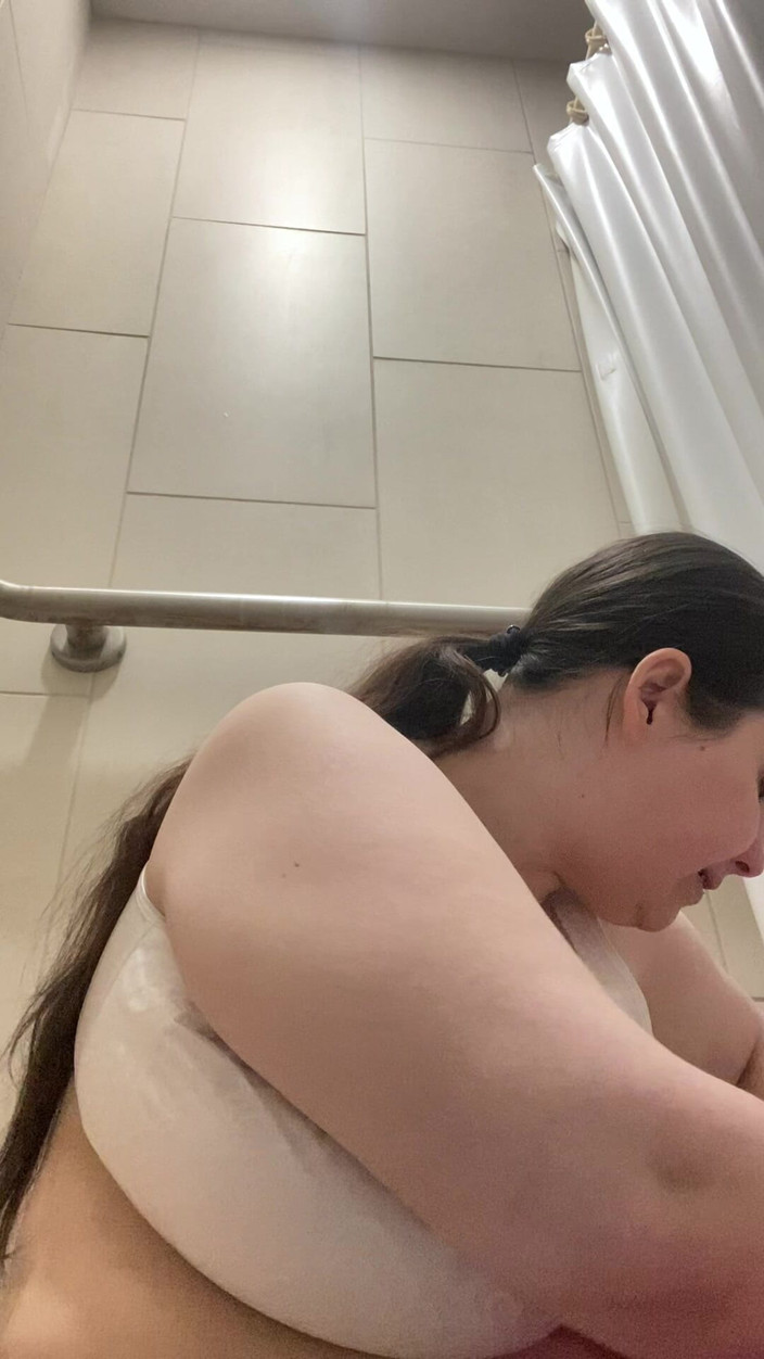 MissChrystalline: Förklaring och orgasm