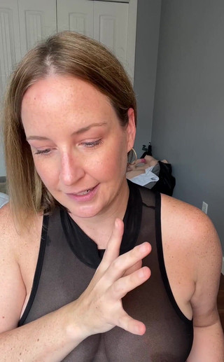 Avril Showers: 我在今天去的普拉提工作室上了两节课，然后花了一天剩下的时间在床上腐烂。所以！我要带走