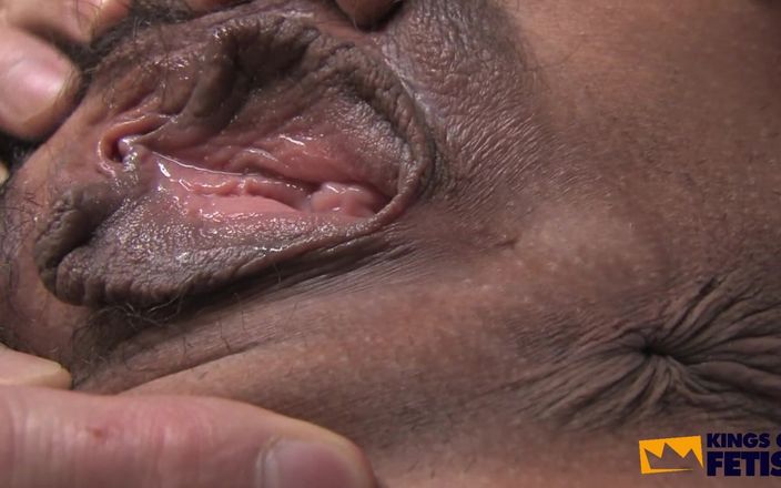 Pure Japanese adult video ( JAV): Nena japonesa tiene arbustos destrozados y preñados en un trío...