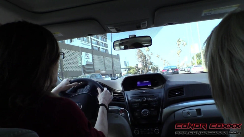 Horny Household: La matrigna premia il figliastro con un in auto