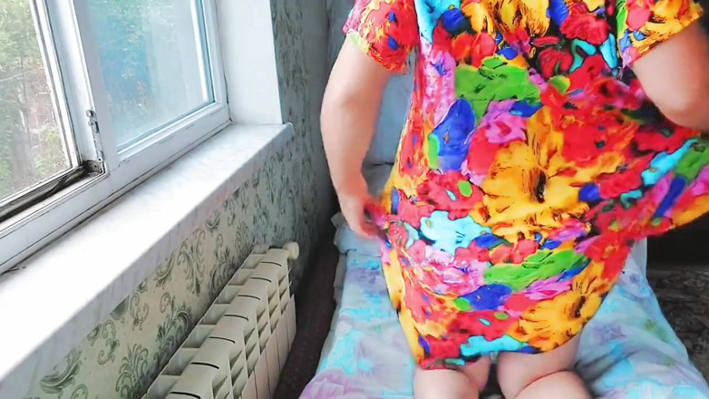 Kitty_Cross: 어깨 너머로 뒤를 돌아보는 음란한 Sissy