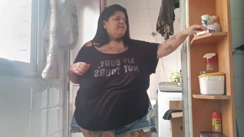 Mary Jhuana: BBW Smoking in the Service Area