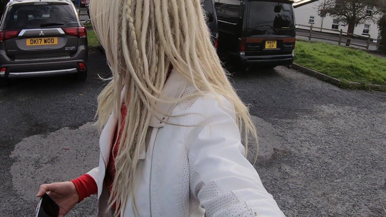 The Midnight Minx: Crossdresser carpark flasher