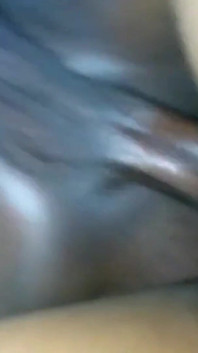 Catturata nuda, la nonna geme mentre allungavo la figa con il mio cazzo lungo nella sua stanza