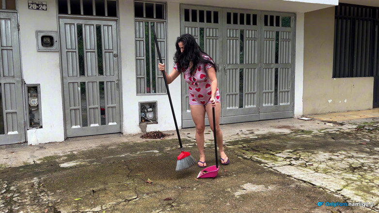 Nami Qsein: Is a MILF My Roommate?