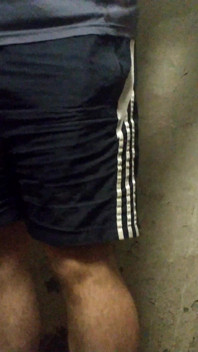 Atrapado En El Sótano Y Masturbándose Para Mantenerse Caliente