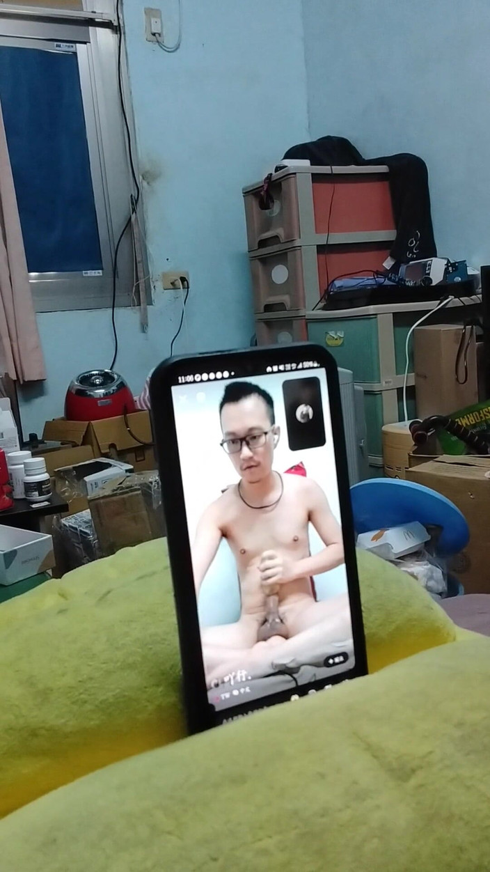 Gaysian fun: Vídeos aleatórios mostrados a estranhos