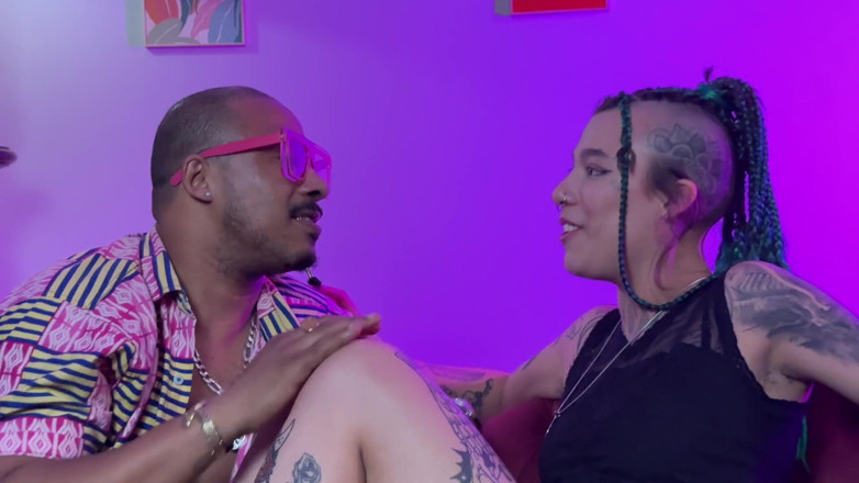 Quente club: Tato, rambut, dan horniness alami: memek bejat biseksual nego catra