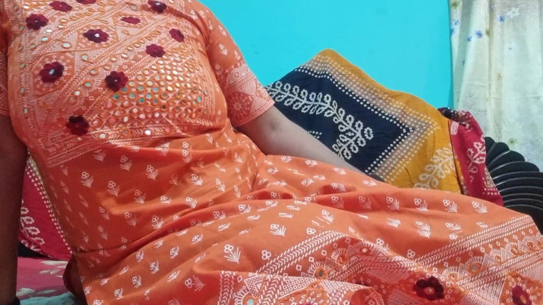 NilaRani693: 부드러운 솔로 순간