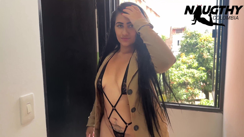 NaughtyColombia: Beautiful Girl Records Herself Masturbating in the Hallway