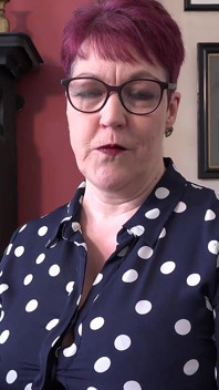 Auntjudys - Deine Vollbusige Reife Sextherapeutin Layla Bird Lutscht Deinen Schwanz (pov)