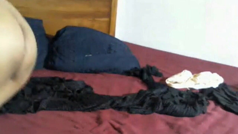 Miya White: 有名人や女優が夜にアイテムを使って自慰行為をする