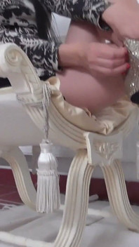 Feetsmeller sous la table d'essayage !