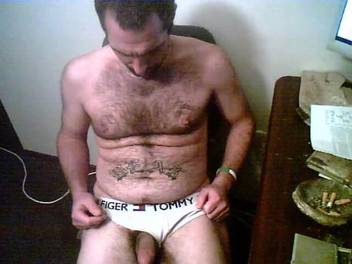 9lutTony: 16 người Ý rậm lông ném xuống bắn tinh