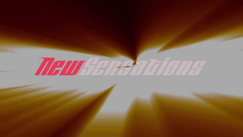 New Sensations: Amber Moore trekt haar jurk en ring uit voor grote...