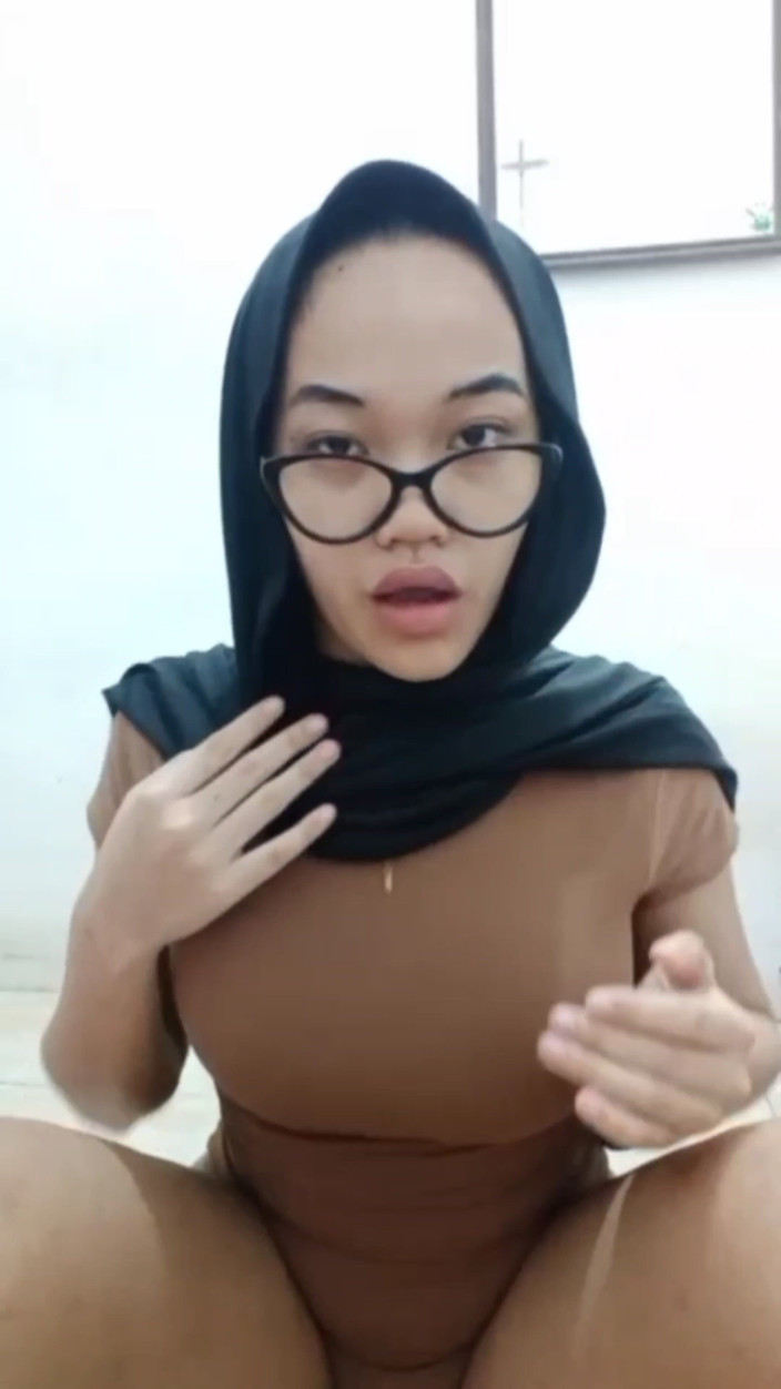 Jilbab69: Hijab terangsang masturbasi sampai basah