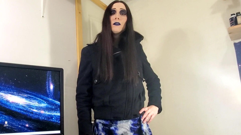 Ivyrose499: Trans macecha tě potrestá, protože šukáš líná