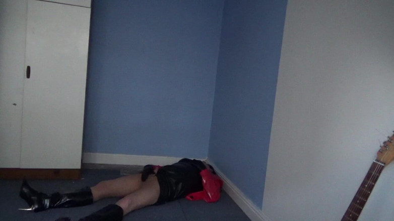 Leather Kirsten: Kurtka przeciwdeszczowa PCV, skórzane buty i rękawiczki