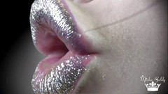 Goddess Misha Goldy: 私の大きな光沢のある唇のポップ:兼カウントダウン!