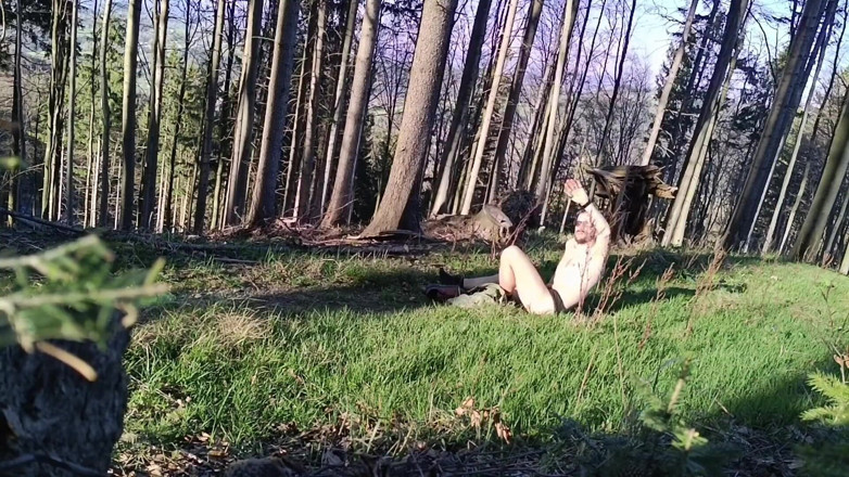 kickerscooter: Naked in Forest