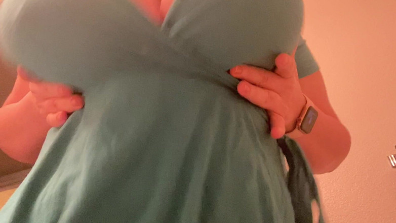 cutejayne: Une BBW Aux Seins Qui Rebondissent Lentement Se Révèle