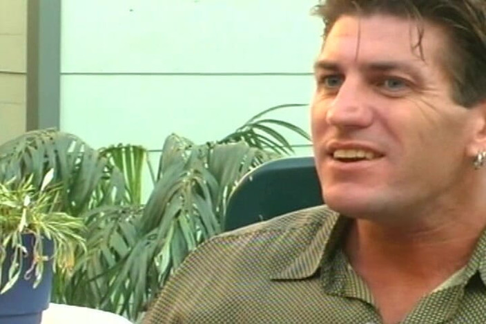 THAGSON RETRO: ブロンドの美女の膣がドギースタイルで貪り、突かれる