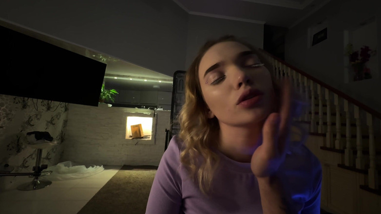 LinaVelle: Die Abschlussfeier endete mit Sperma auf dem Gesicht eines Klassenkameraden