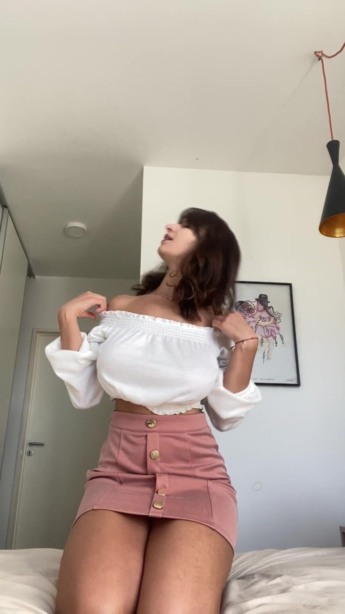 Kitty Kriss: Pov luar biasa ngentot kontolmu dan bikin kamu crot di...