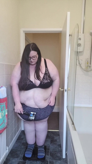 SSBBWLadyBrads: Pesé nov en 2022 frappé ou miss