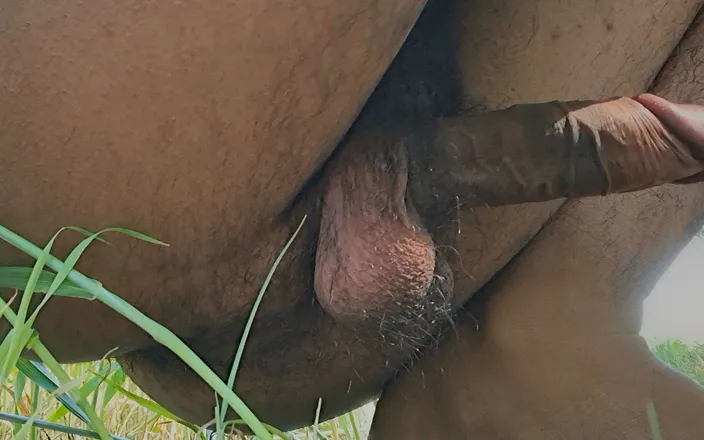 Desi_Porn_India: Young Hot Guy Masturbating in Solo in the Jungle