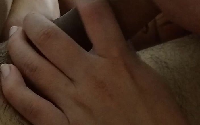 Analdeath420: Sie lutscht, fickt und bekommt zum schluss einen schönen creampie