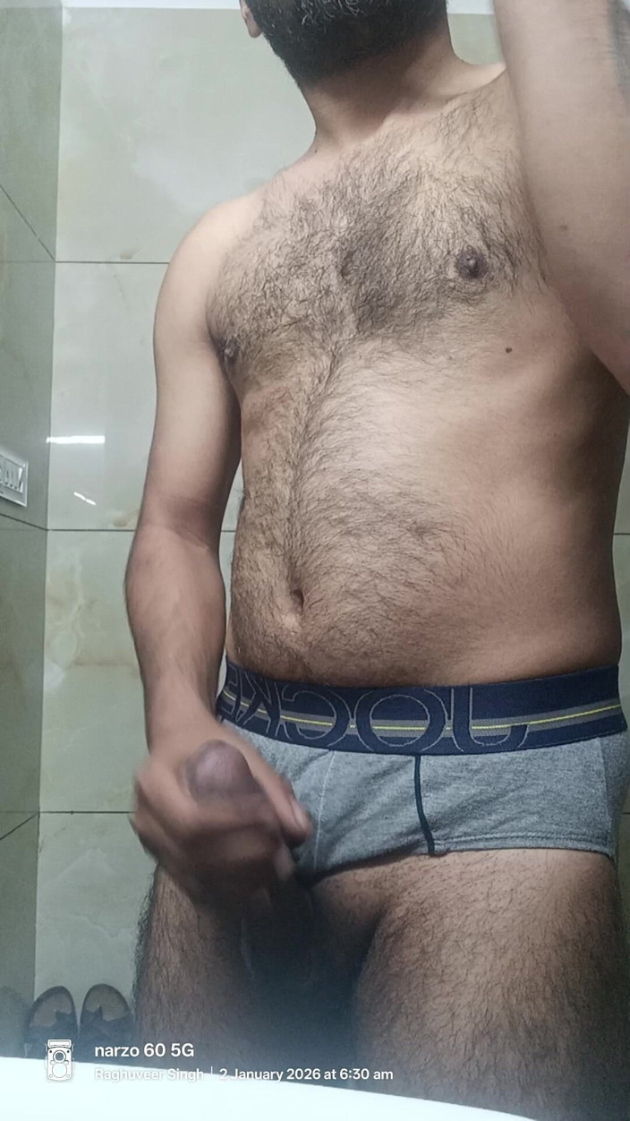 Rajasthani-old-lover: Lelaki desi India Menikmati Mandi Dan Pertunjukan Melancap Dengan Pegawai...