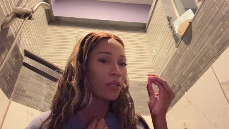 Vanniall: Basah 'n Wild: permainan mandi palam punggung