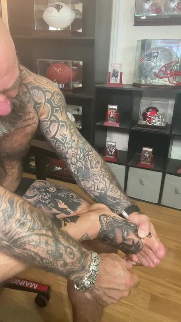 MasculineJason - Jason Collins: Finger and toenail fetish!