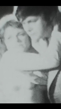Vintage porno retro erotické divadlo - přátelský pár
