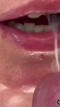 Blow Job When He Watches My Porn on Laptop with a Lot Cum in