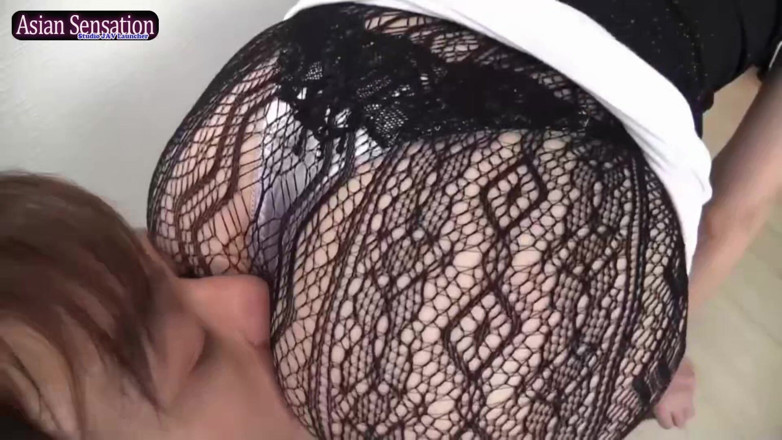 Studio JAV Launcher: Risa Kasumi e suas pernas deslumbrantes. Meia-calça padronizada ousada, confiança...