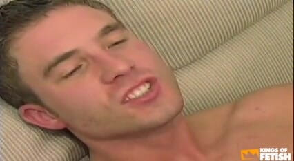Big Tits for You: สาวผมบลอนด์เซ็กซี่ขย่มควยผู้ชายก่อนเย็ดตูดแน่นด้วย strap-on