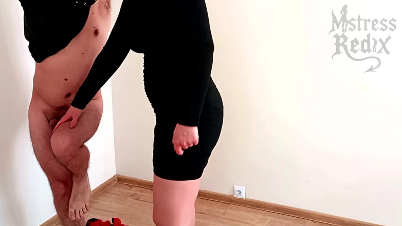 Mistress Redix: Handcuff ballbust