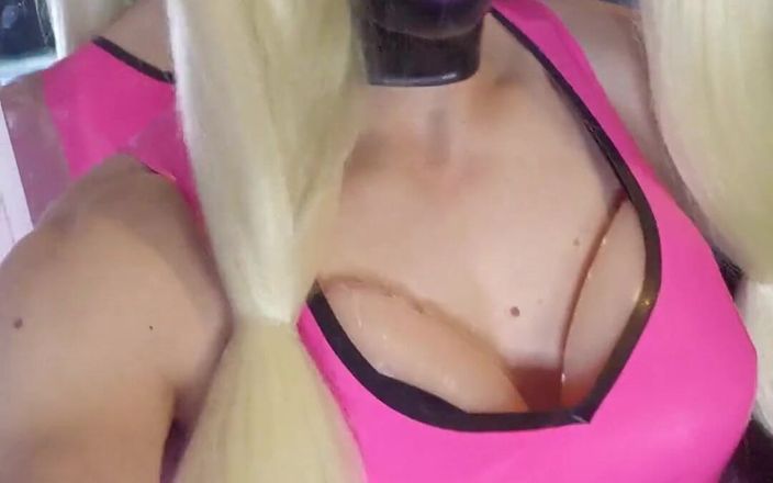 JessicaXD: Ne düşünüyorsun? Bu rengin bana yakıştığını düşünüyor musun?